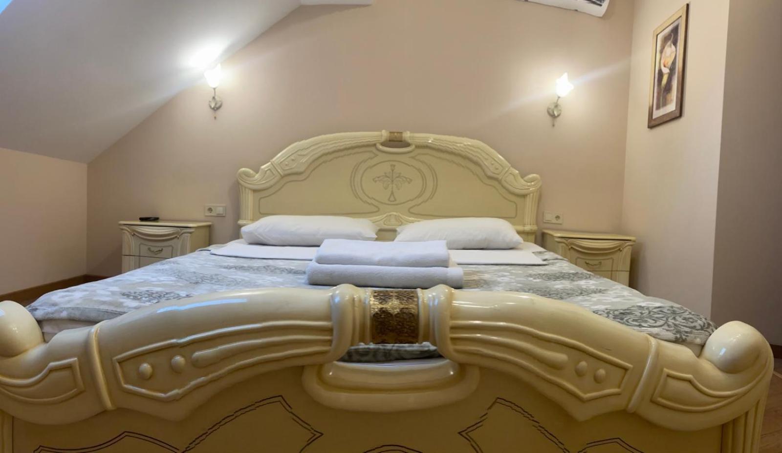 Apart Yaroslava Osmomysla 9 Square - City Center Lviv Eksteriør billede