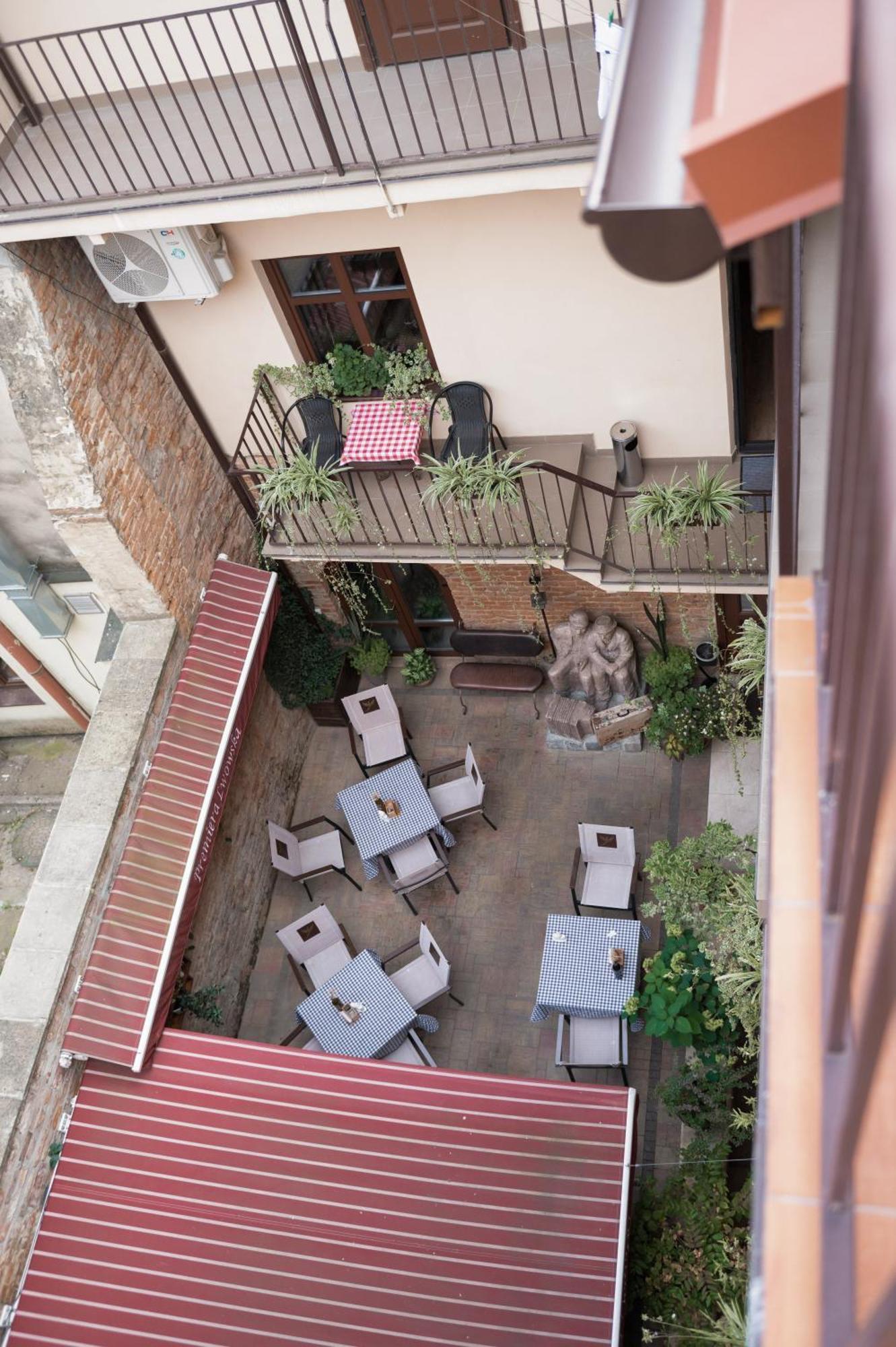 Apart Yaroslava Osmomysla 9 Square - City Center Lviv Eksteriør billede