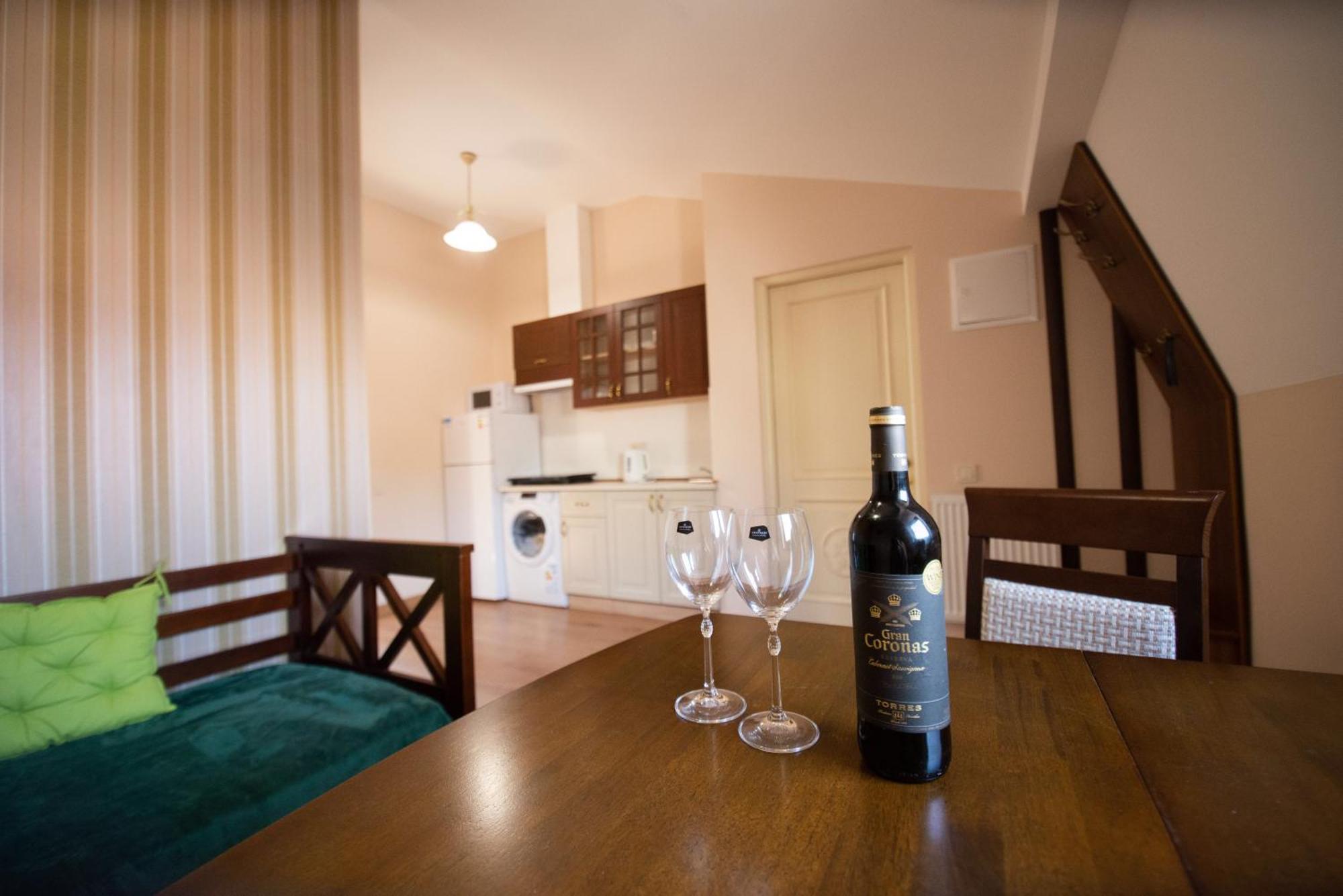 Apart Yaroslava Osmomysla 9 Square - City Center Lviv Eksteriør billede
