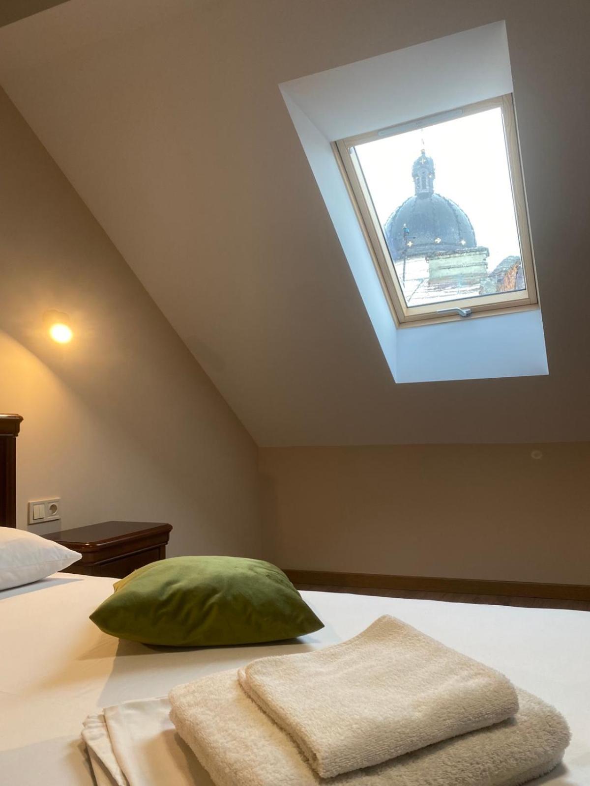 Apart Yaroslava Osmomysla 9 Square - City Center Lviv Eksteriør billede