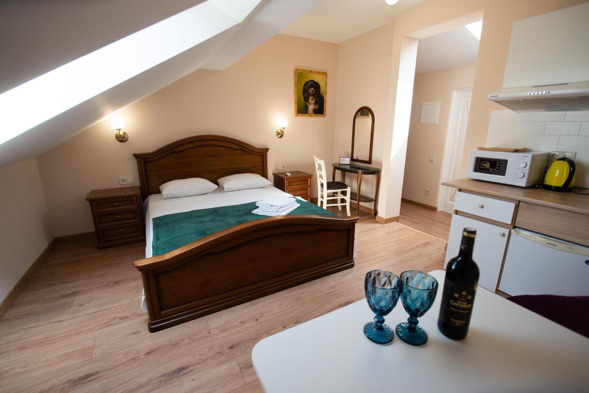 Apart Yaroslava Osmomysla 9 Square - City Center Lviv Værelse billede